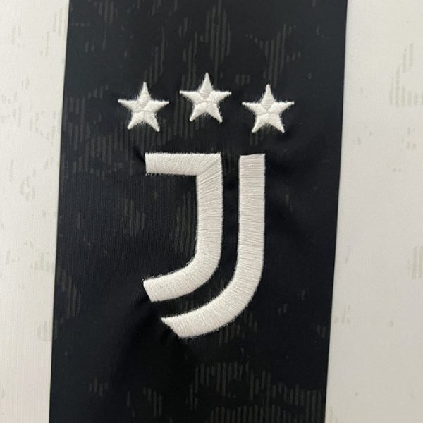 1ª Equipación Juventus 2024/25 - Imagen 8