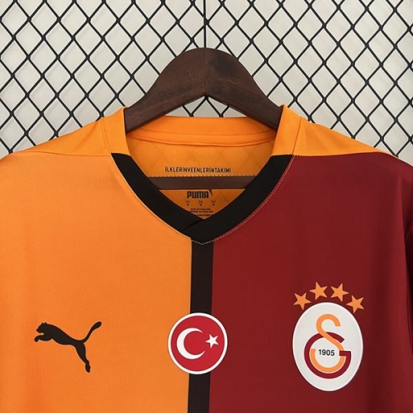 1ª Equipación Galatasaray 2024/25 - Imagen 3
