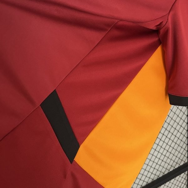 1ª Equipación Galatasaray 2024/25 - Imagen 8