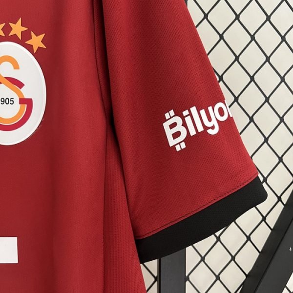 1ª Equipación Galatasaray 2024/25 - Imagen 10