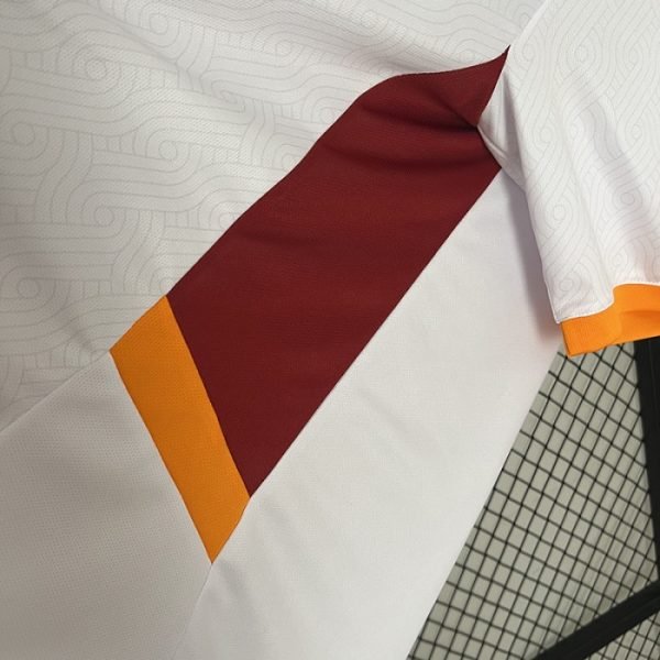 2ª Equipación Galatasaray 2024/25 - Imagen 11