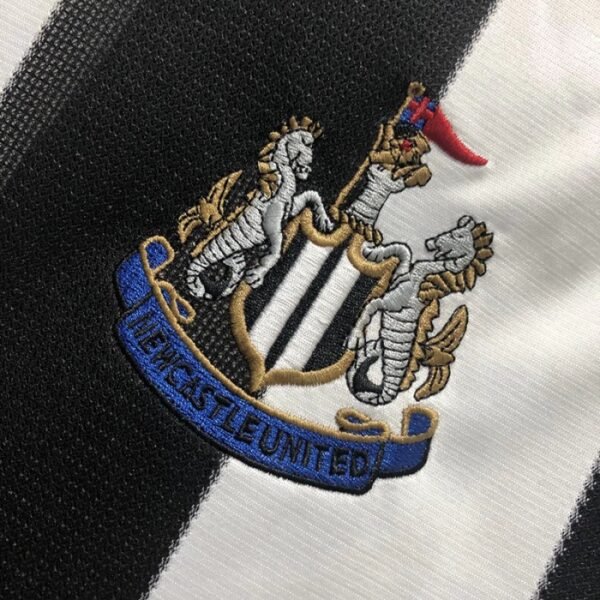 1ª Equipación Newcastle 1995/97 - Imagen 6