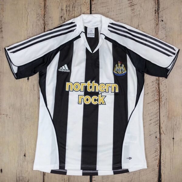 1ª Equipación Newcastle 2005/06