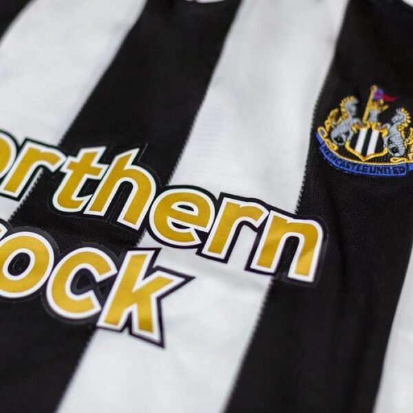 1ª Equipación Newcastle 2005/06 - Imagen 4