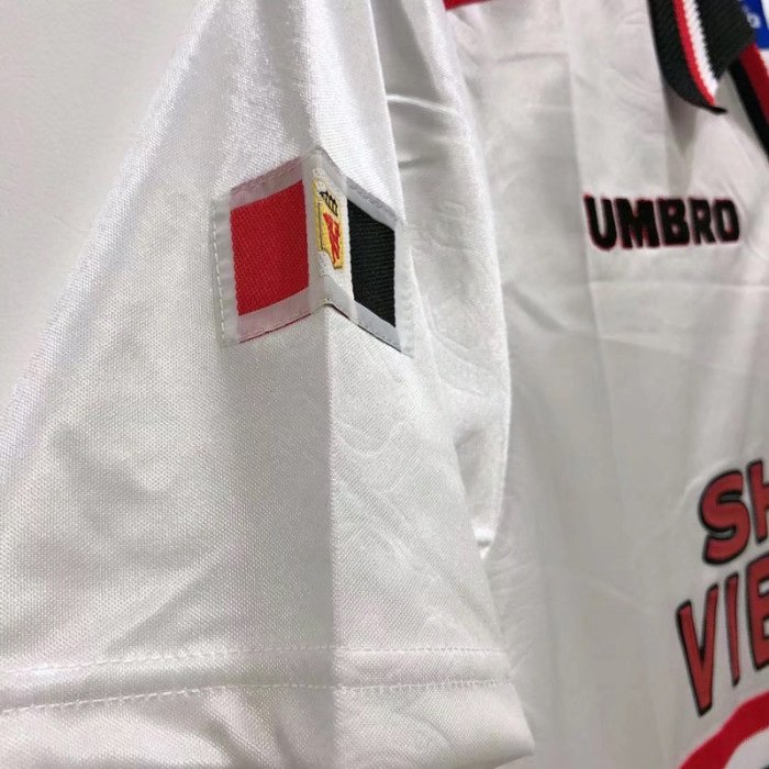 2ª Equipación Manchester United 1998 - Imagen 10