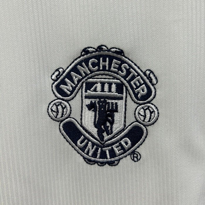 2ª Equipación Manchester United 1999/00 - Imagen 6