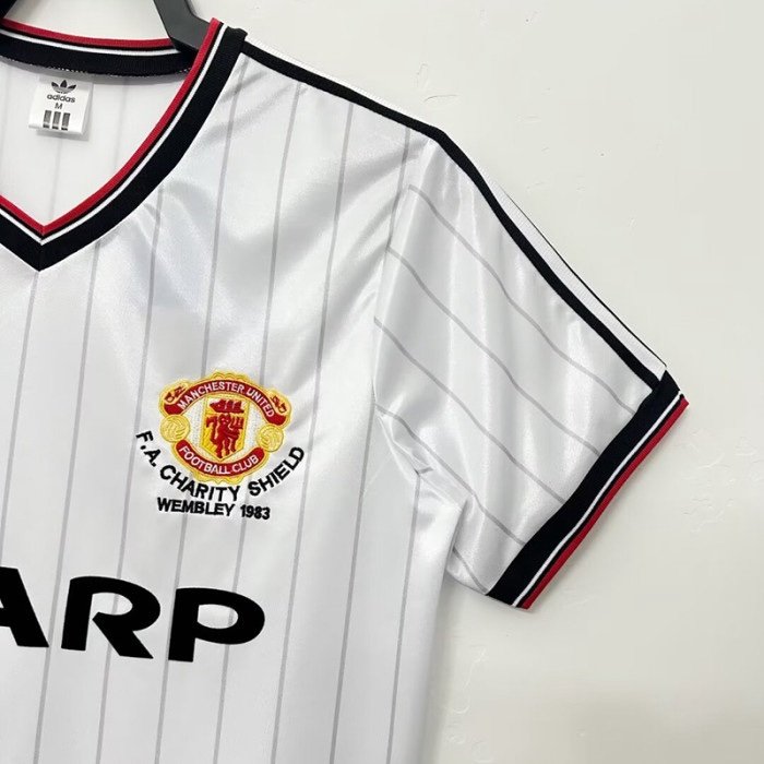 2ª Equipación Manchester United 1983 - Imagen 2