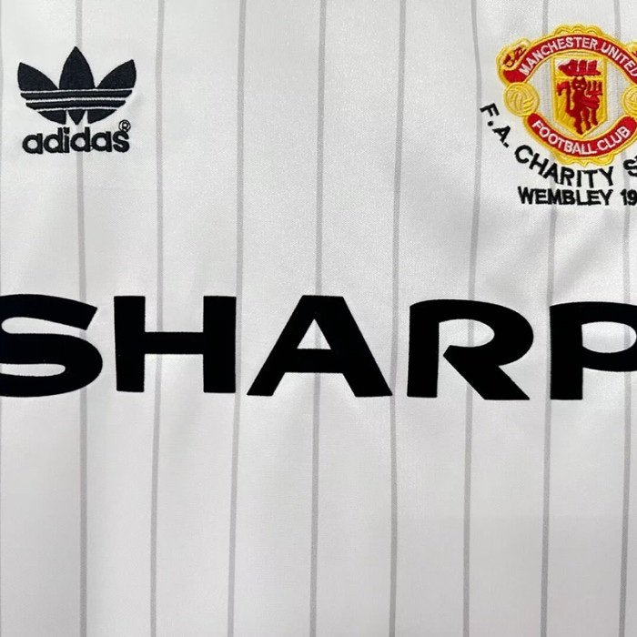 2ª Equipación Manchester United 1983 - Imagen 4