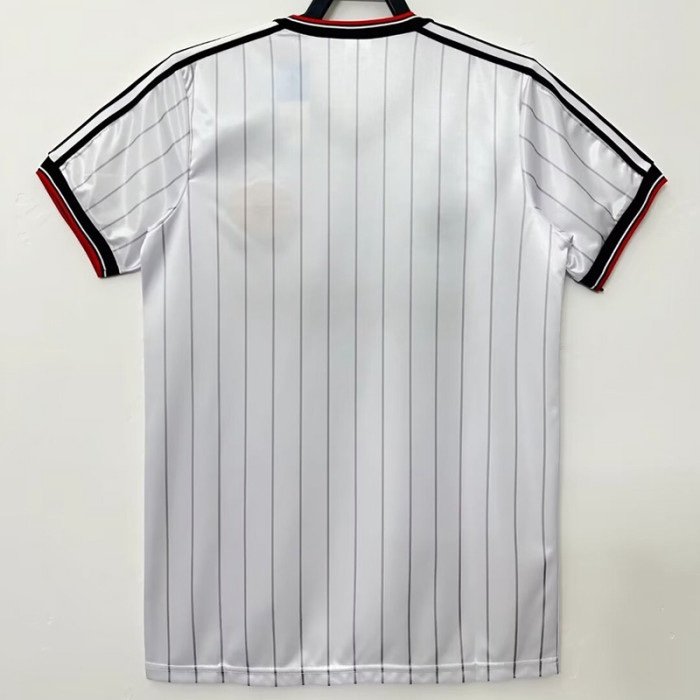 2ª Equipación Manchester United 1983 - Imagen 5