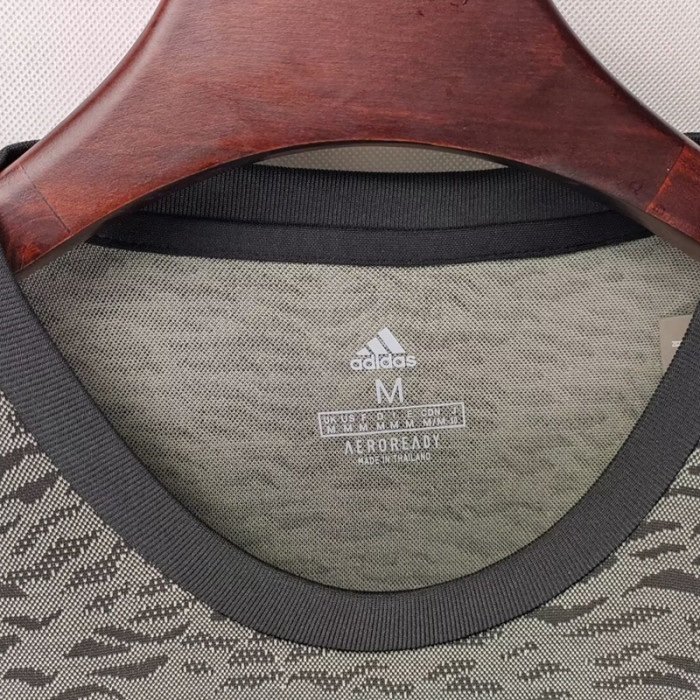 2ª Equipación Manchester United 2020/21 - Imagen 4