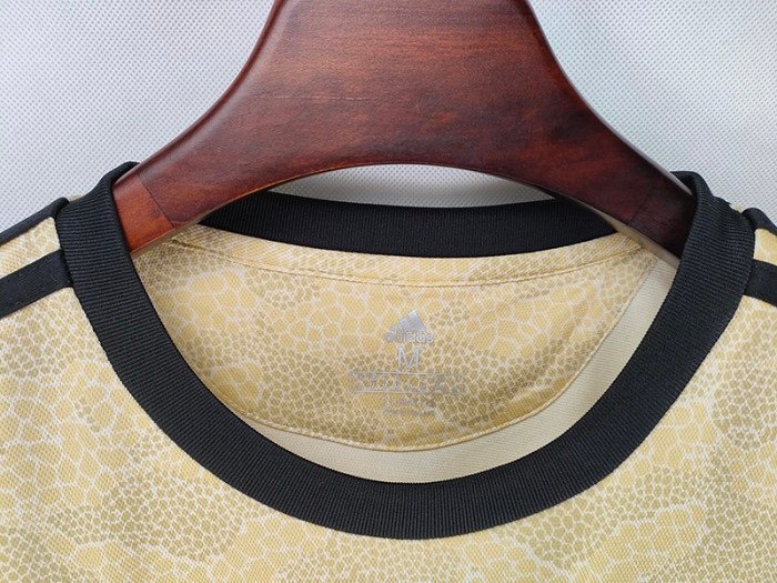 2ª Equipación Manchester United 2019/20 - Imagen 8