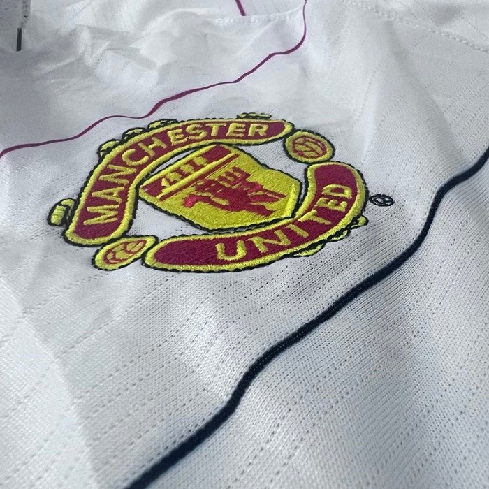 2ª Equipación Manchester United 2004/05 - Imagen 3