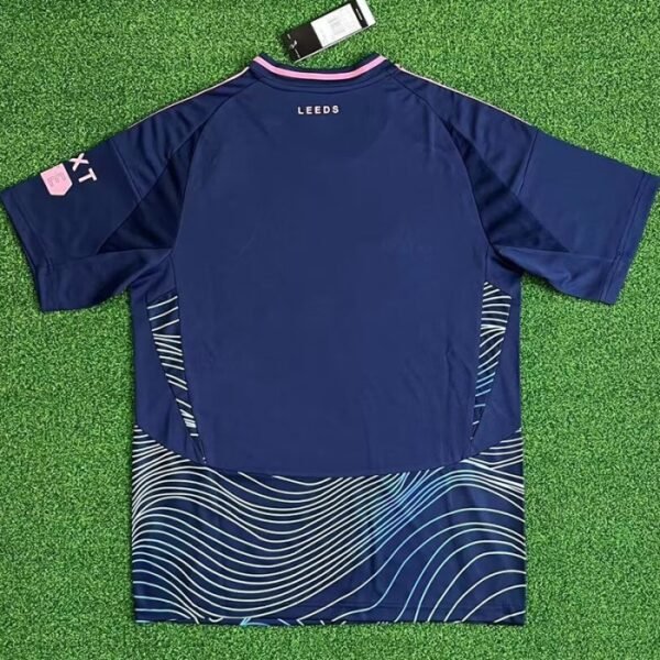 3ª Equipación Leeds 2024/25 - Imagen 2