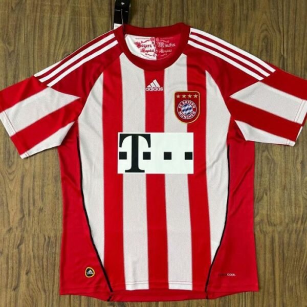 1ª Equipación Bayern 2010/11