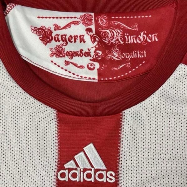 1ª Equipación Bayern 2010/11 - Imagen 3