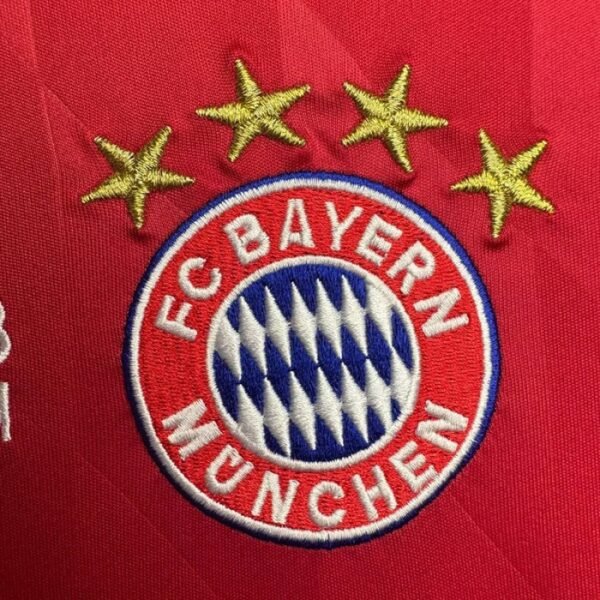 1ª Equipación Bayern 2013/14 - Imagen 8