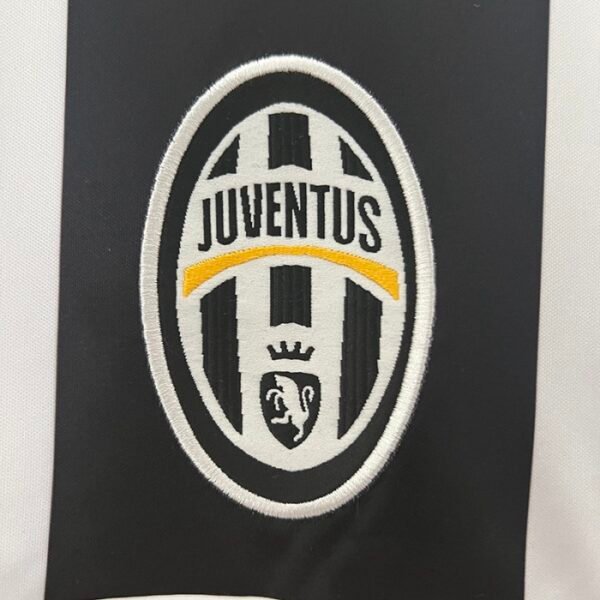 1ª Equipación Juventus 2004/05 - Imagen 3
