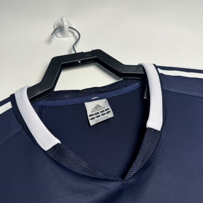 2ª Equipación Real Madrid 2004/05 - Imagen 3