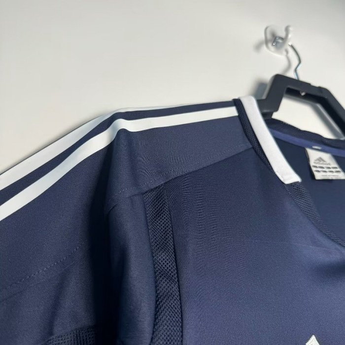 2ª Equipación Real Madrid 2004/05 - Imagen 4