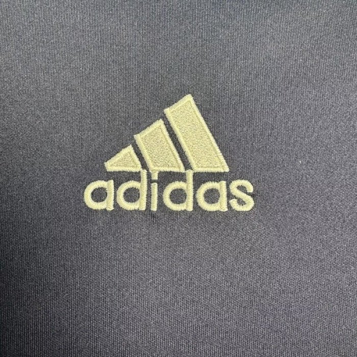 2ª Equipación Real Madrid 2004/05 - Imagen 5