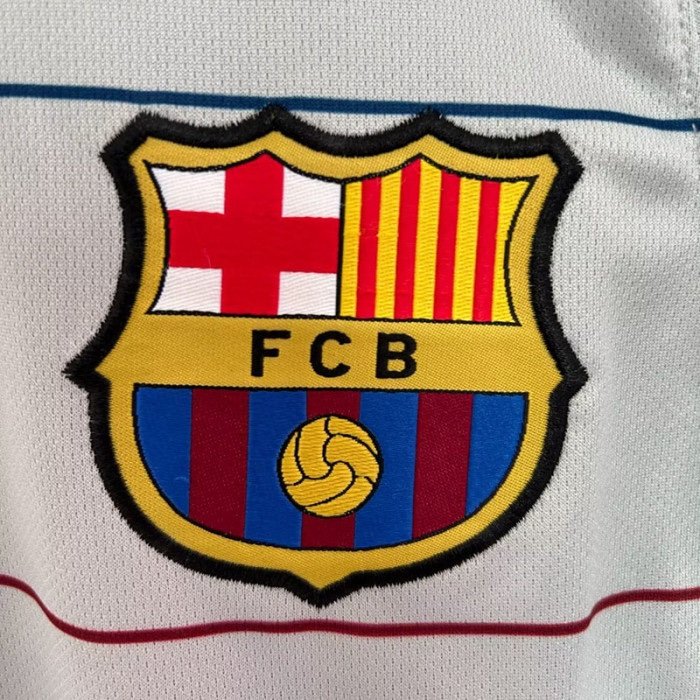2ª Equipación Barcelona 2003/04 - Imagen 4