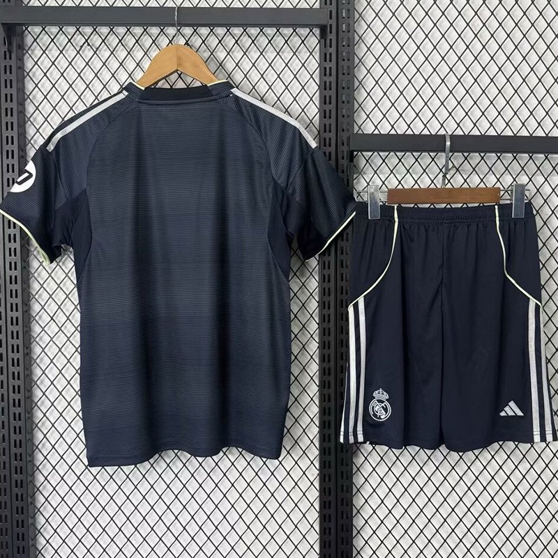 2ª Equipación Real Madrid 2025/26 (kit) - Imagen 2