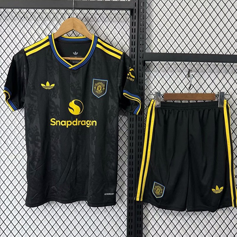 3ª Equipación Manchester United 2025/26 (kit)