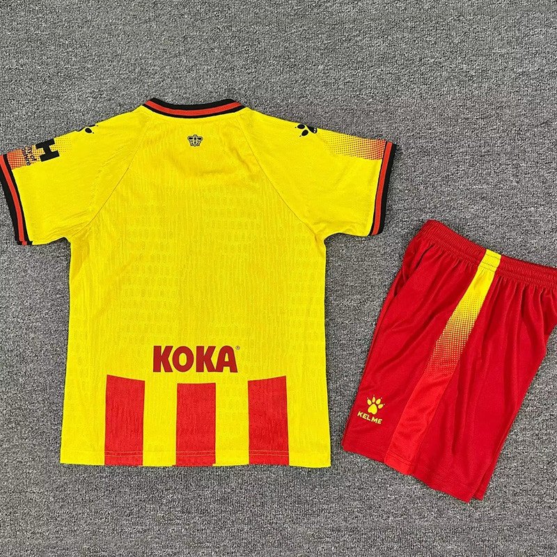 1ª Equipación Watford 2025/26 (kit) - Imagen 2