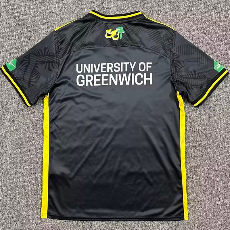 3ª Equipación Charlton 2025/26 - Imagen 2