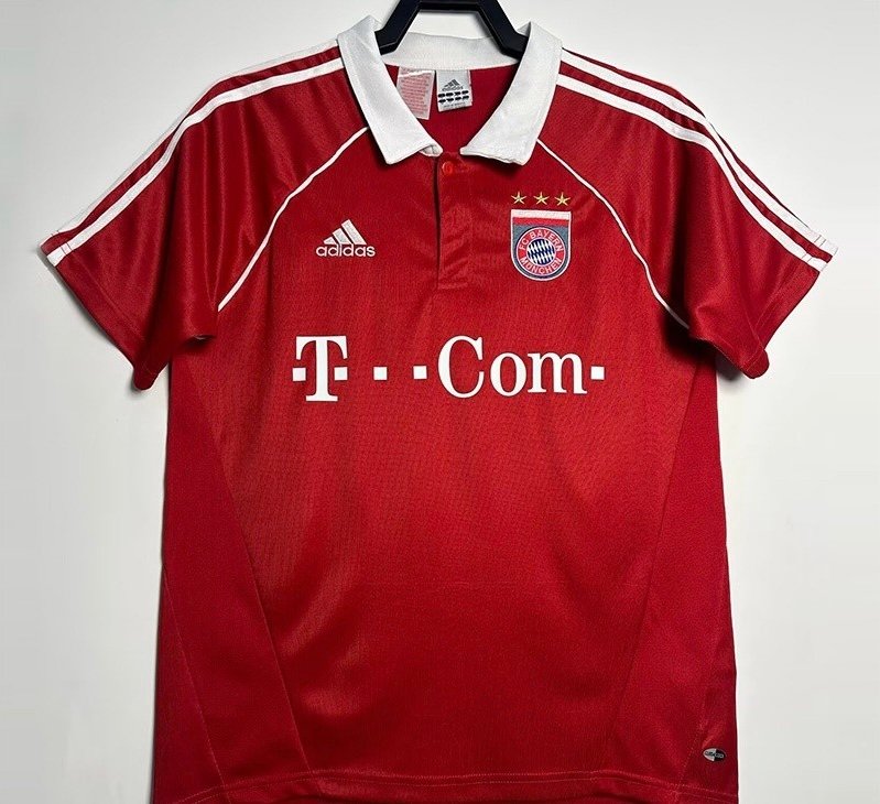 1ª Equipación Bayern 2005/06