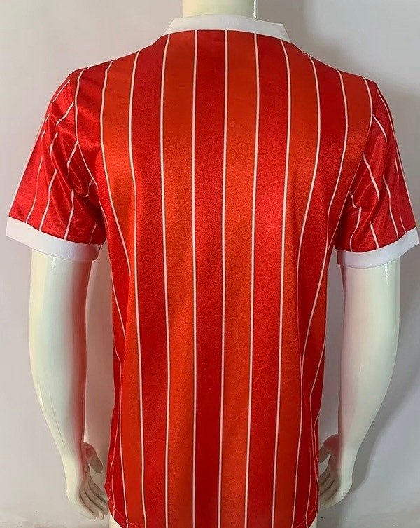 2ª Equipación Kolonia 1985/86 - Imagen 2